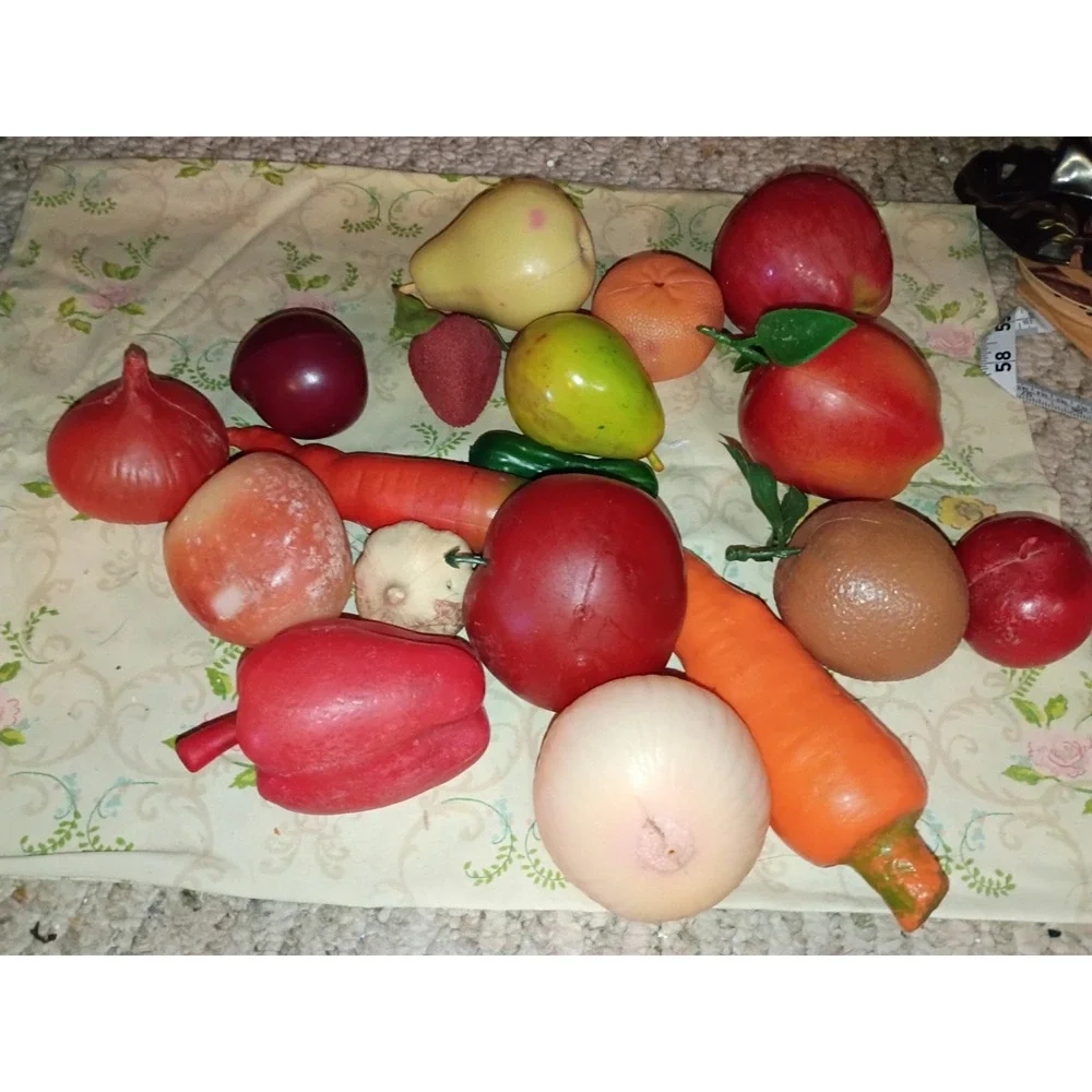 Vtg Hard Plastic Lot Of Fruit And Vegetables 33ct, Peppers, Tomatoes, Apples Etc